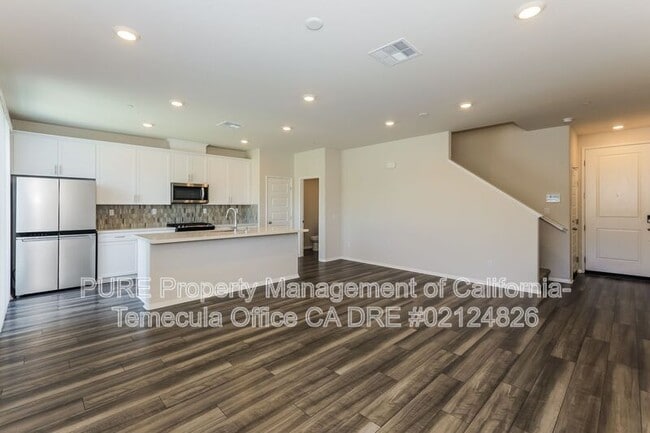 Building Photo - 28240 Heirloom Dr