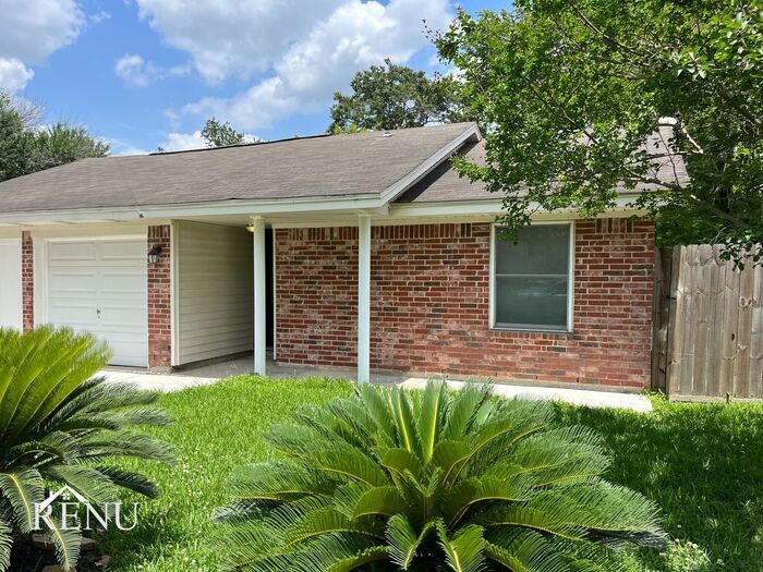 Primary Photo - 17019 Sunshine St