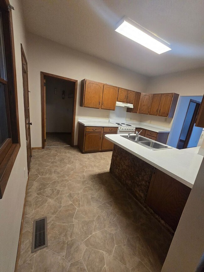 Foto del edificio - For Rent: Cozy 2 Bedroom, 1 Bathroom Singl...