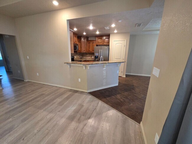 Building Photo - Beautiful 4 bedroom 2 bath home for rent