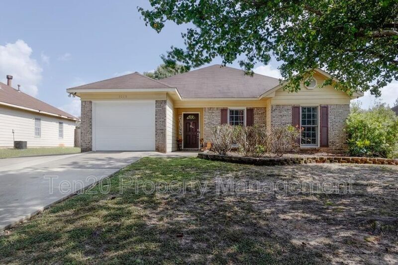 6028 N Pointe Dr, Columbus, GA 31909 House Rental in Columbus, GA