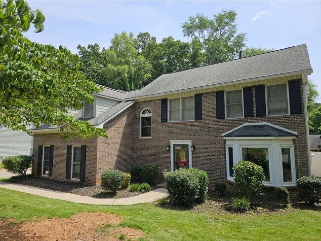 Building Photo - Perfect Peachtree City Location, 4 Bedroom...
