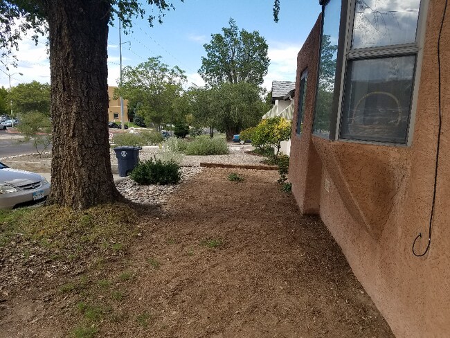Foto del edificio - 206 Girard Blvd NE