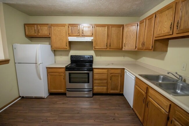 Building Photo - 2854/2856 Plaza Ct