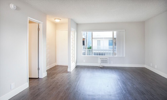 Foto del edificio - 2233 S Ridgeley Dr