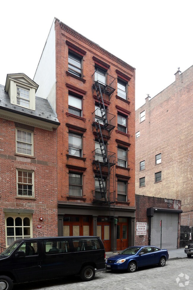 Building Photo - 271 Water St