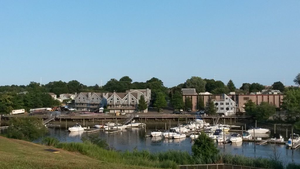 16 Platt St, Norwalk, CT 06855 Condo for Rent in Norwalk, CT