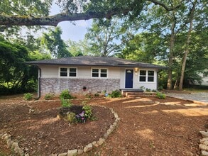 Building Photo - 464 Ruth St