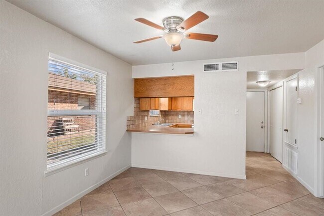 Building Photo - 115C Rhonda Dr