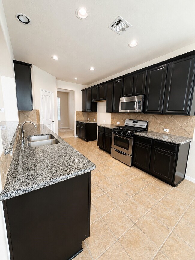 Foto del edificio - 24907 Diamond Ranch Dr