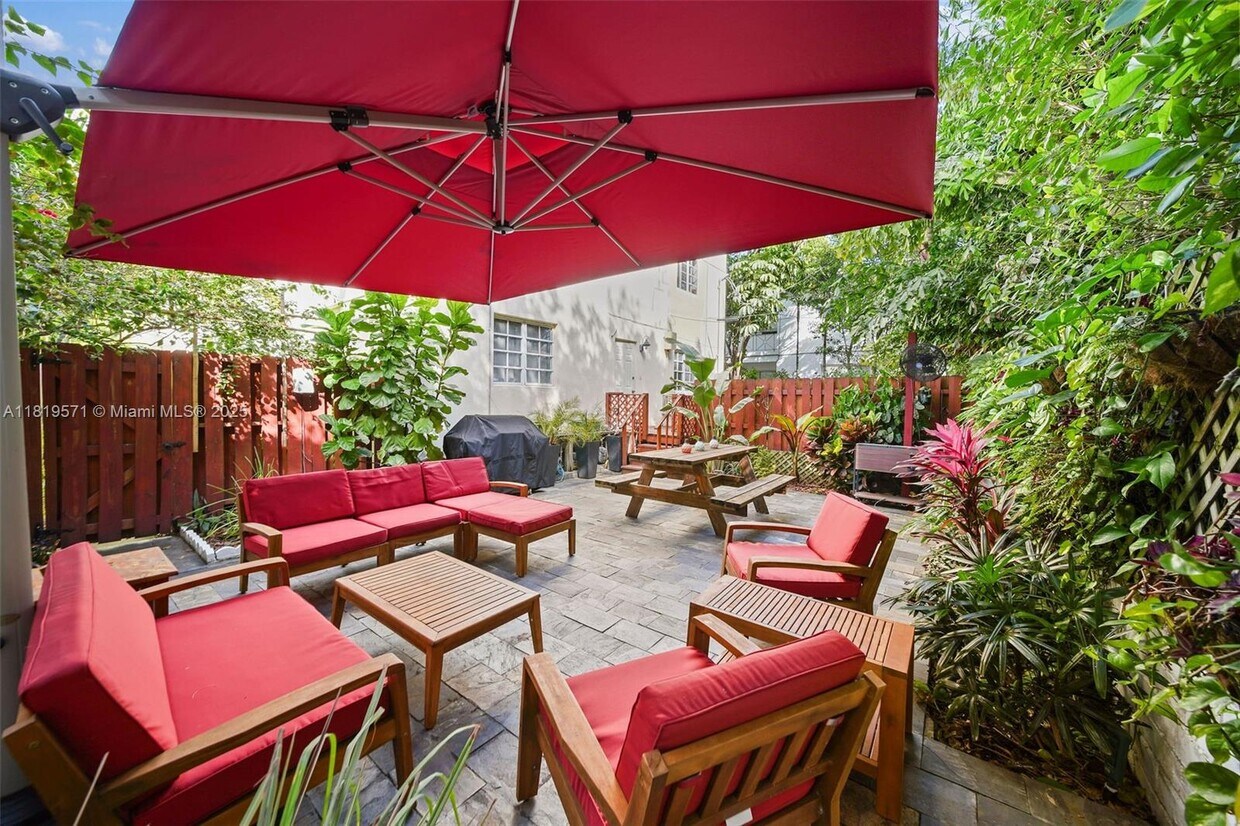 Foto principal - 832 15th St