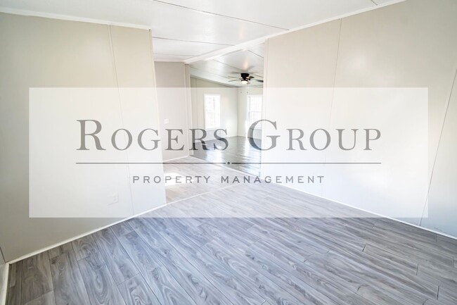 Building Photo - 992 Buchanan Rd