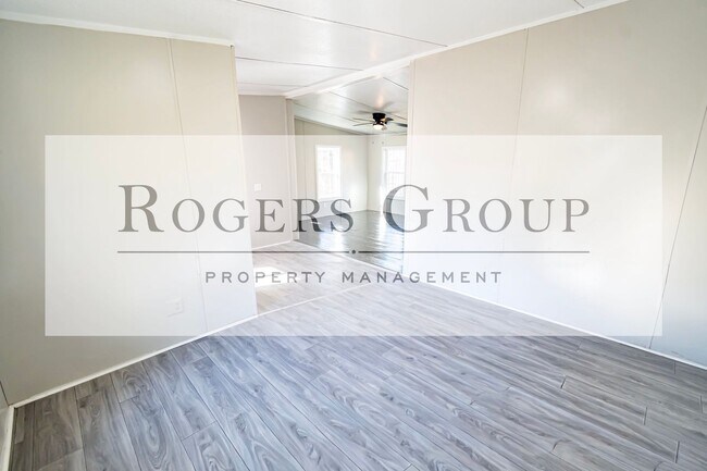 Foto del edificio - 992 Buchanan Rd