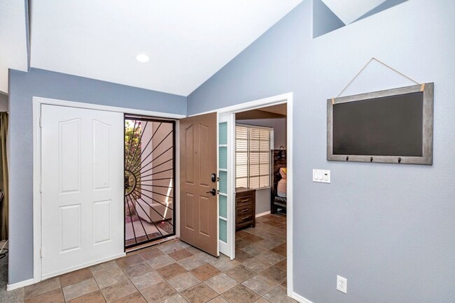 Foto del edificio - Pool home for rent August 1, 2025