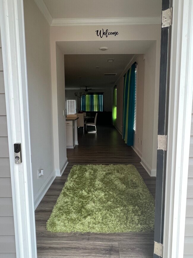 Vista desde la entrada - 367 Waterhall Ln