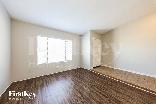 Foto del edificio - 7425 West Columbine Drive