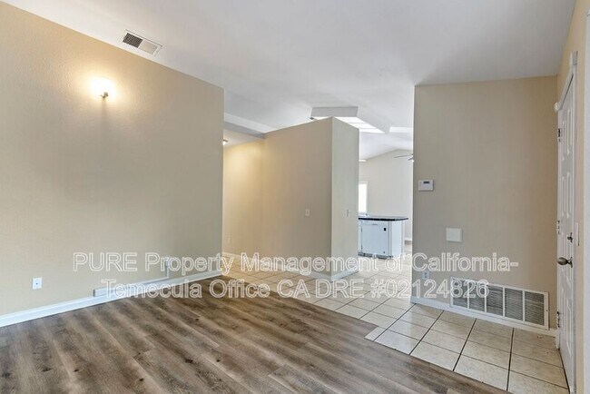 Building Photo - 39442 Long Ridge Dr