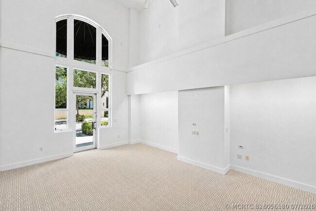 Foto del edificio - 701 S Olive Ave