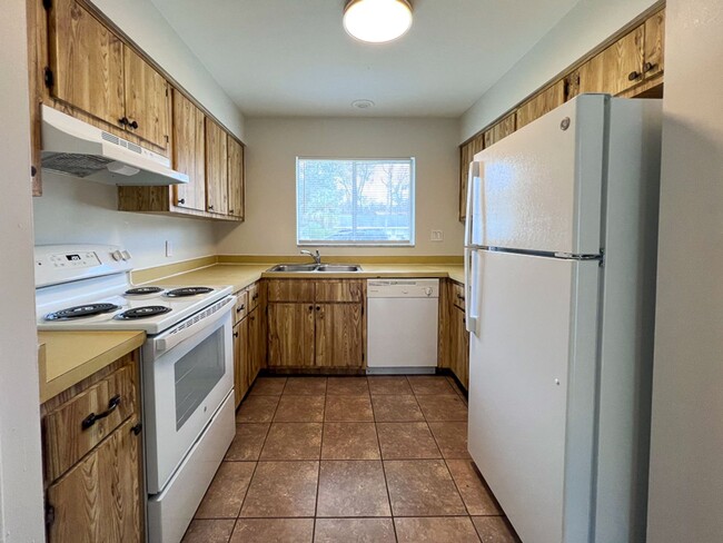 Building Photo - 2290 - Sugarfoot Oaks