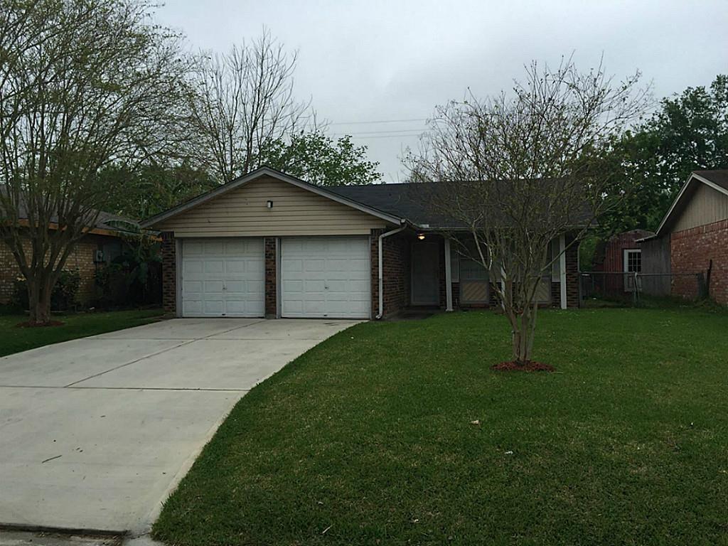 Foto principal - 934 Bacliff Dr