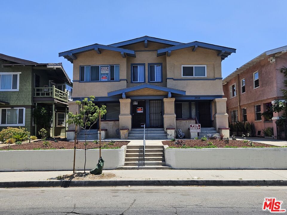 Foto principal - 2932 1/2 Normandie Ave