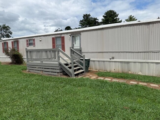 Foto del edificio - Greenback 37742 - 3 bed 2 bath mobile home - Lease-to-Own Option - call Troy Adams 865-233-6949