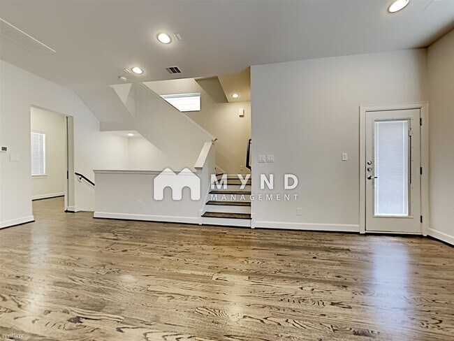 Building Photo - 3 br, 3.5 bath House - 1006 W 18th St