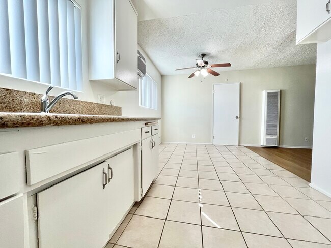 Building Photo - 7616 Fulton Ave North Hollywood, CA 91605