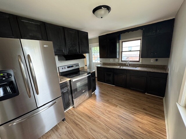 Foto principal - 6742 France Ave N