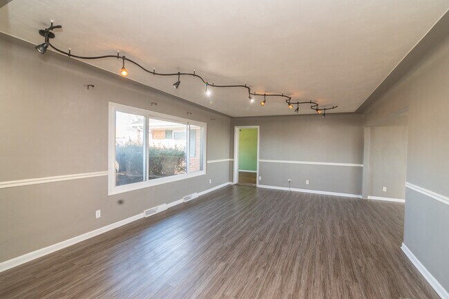 Foto del edificio - 1703 Southwest Blvd