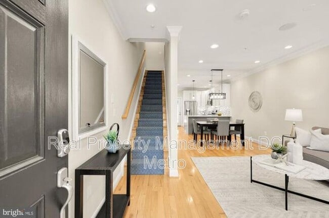 Photo - 1028 D St NE Townhome