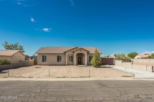 Building Photo - 10478 W Fernando Dr