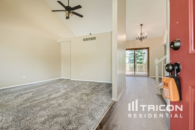Building Photo - 1414 Lakewood Dr