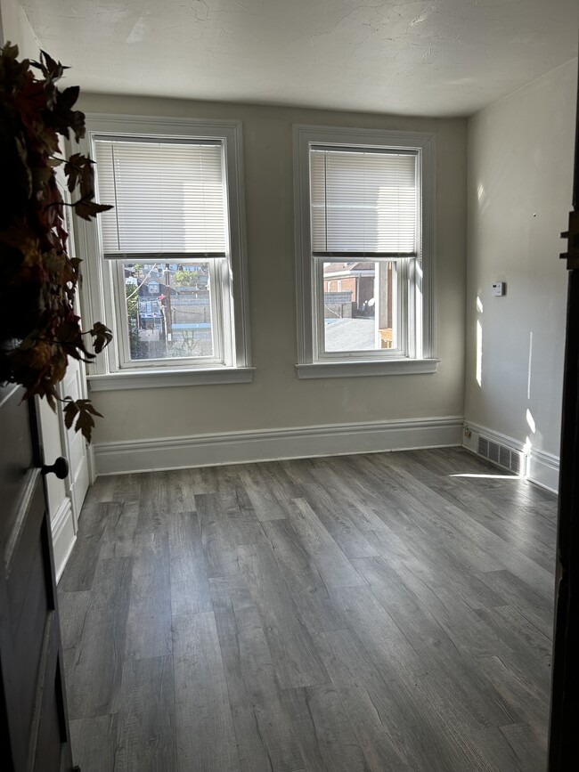 Dining room - 109 Sedgwick St