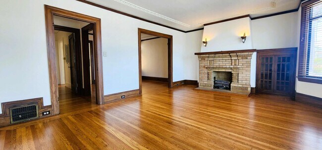 Building Photo - Great Central Sunset Home for Rent