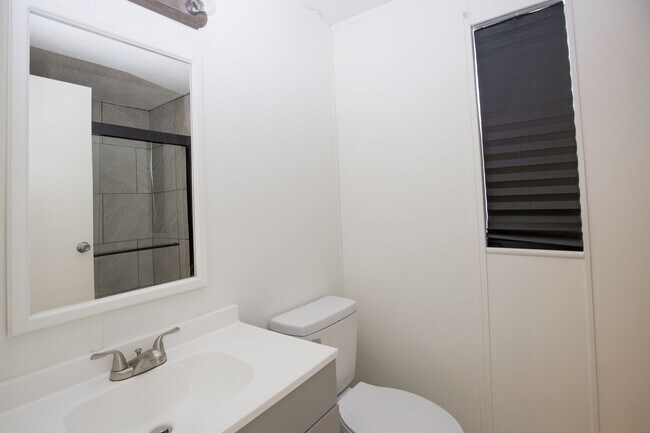 Building Photo - Charming Renovated 2-Bedroom, 2-Bath Home ...