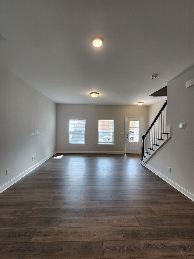 Foto del edificio - New Construction-Woodfin Rental