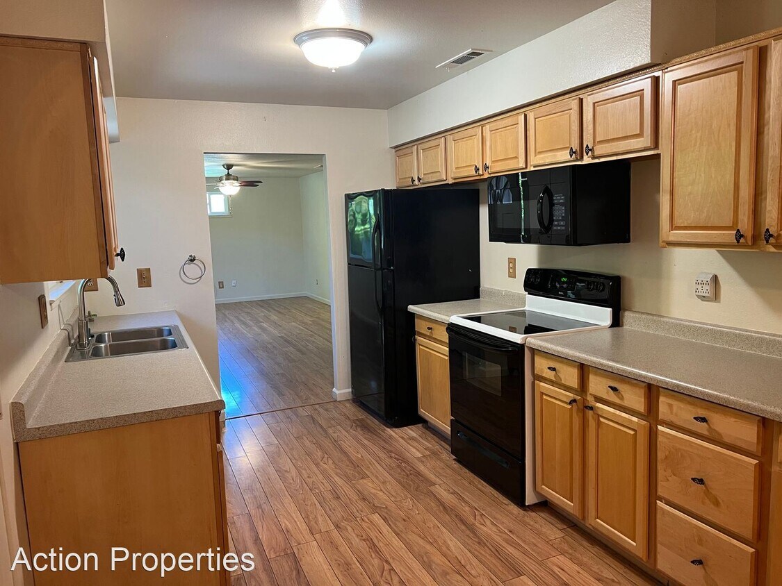 Primary Photo - 3 br, 2 bath House - 4595 Patterson