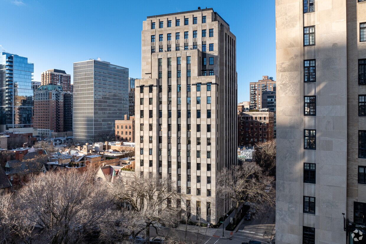 Primario - 1260 N Astor St