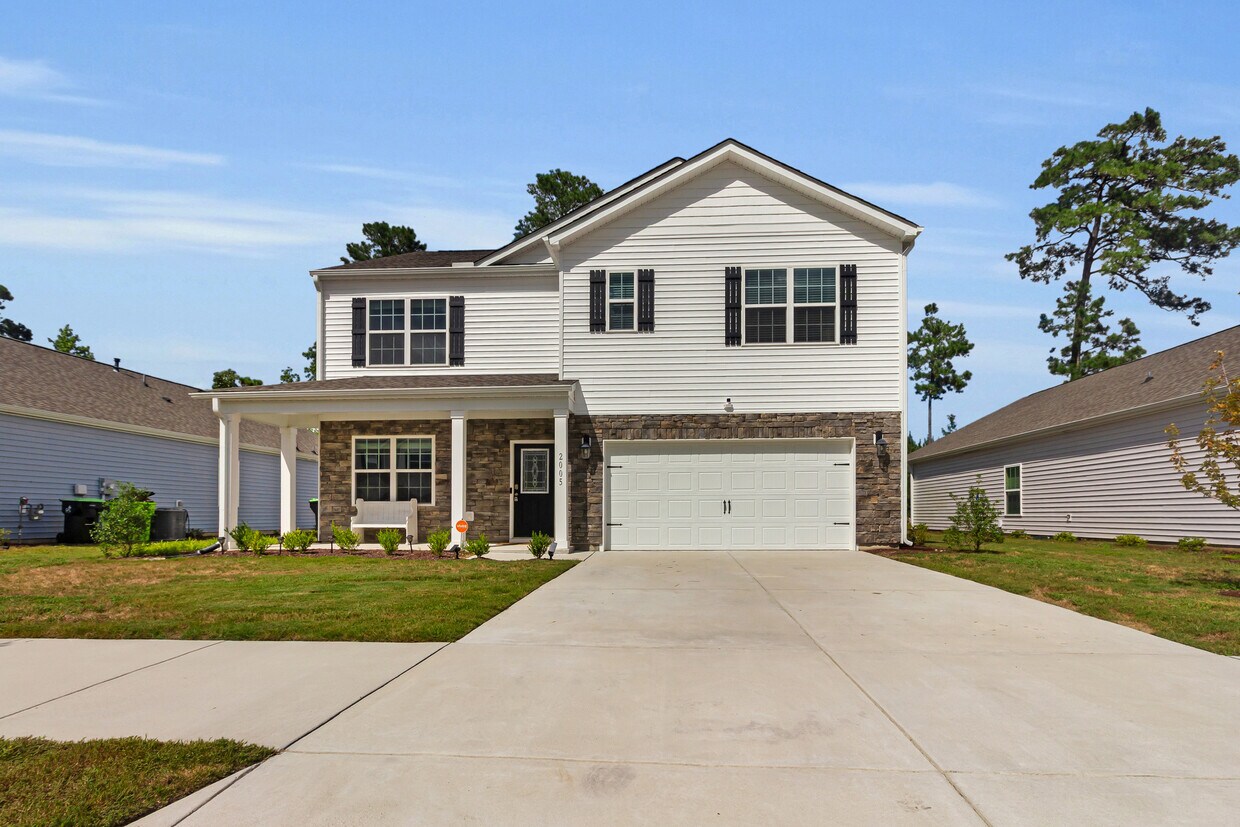 Primary Photo - 2005 Ella Bengel Dr