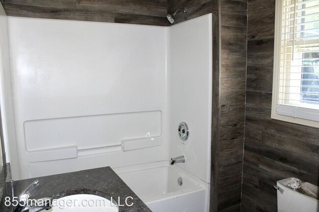 Building Photo - 2 br, 1 bath House - 3336 Greenly Street