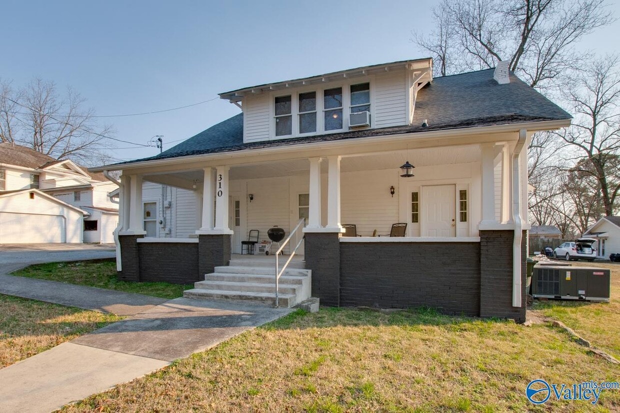 Primary Photo - 310 Rock St SE