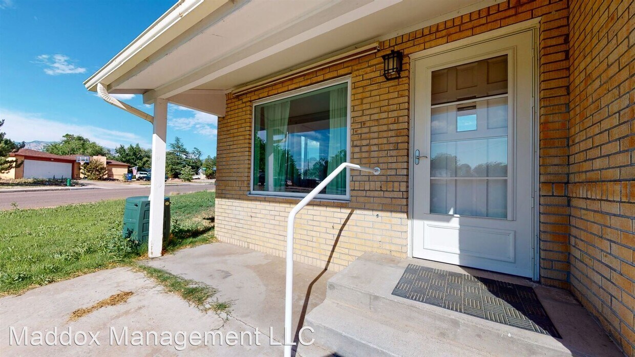 Foto principal - 1810 Hoffman Dr NE