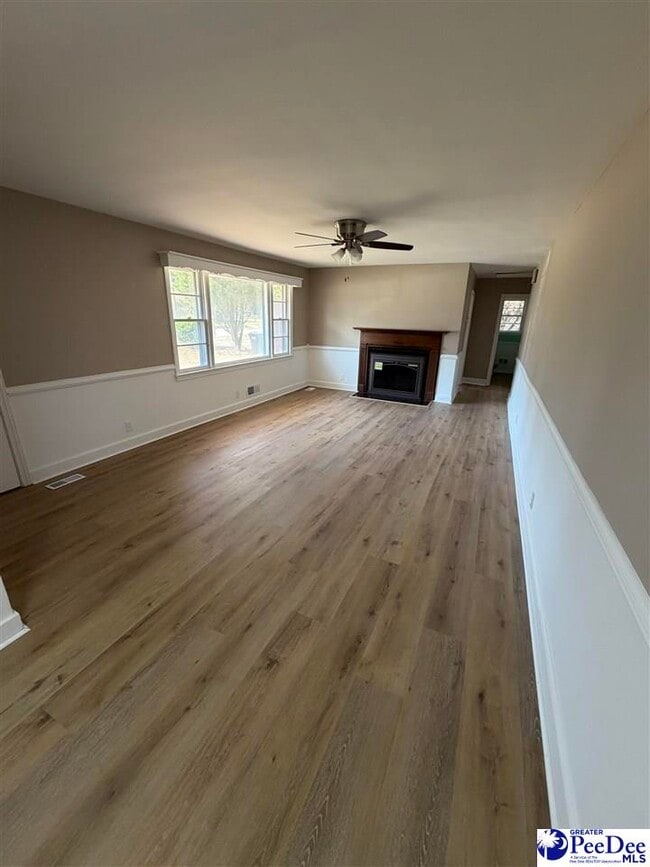 Building Photo - 1502 S Malden Dr