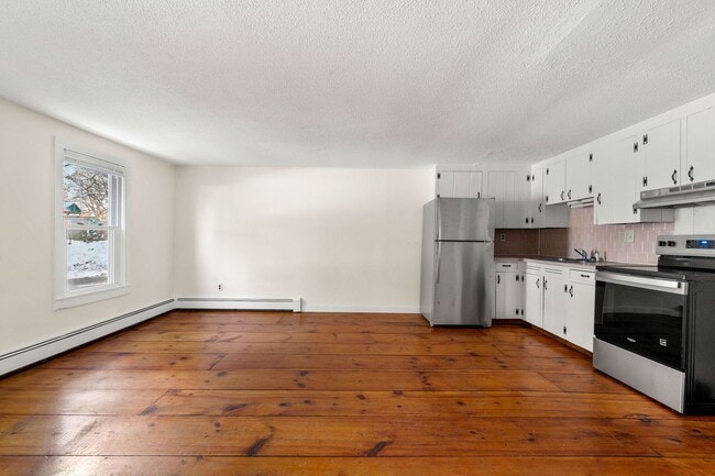 Building Photo - 97 Groton St