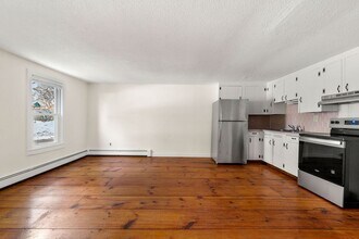 Building Photo - 97 Groton St