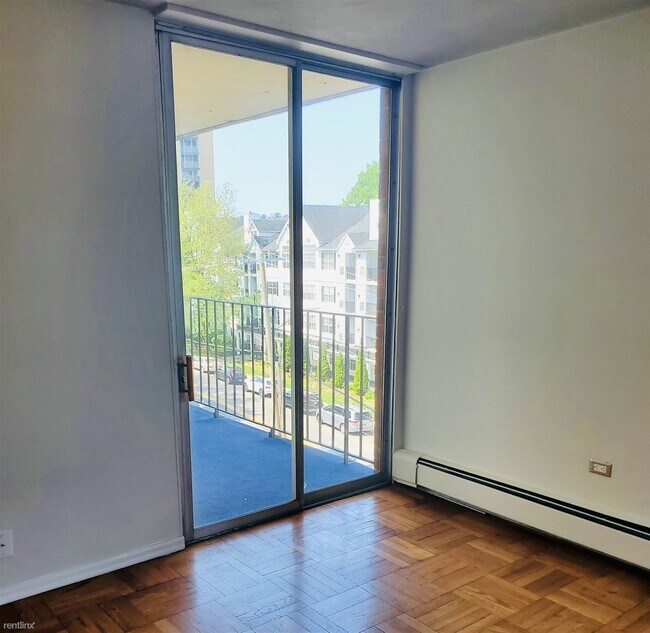Foto del edificio - 2 br, 1 bath Condo - 87 Glenbrook Road,   ...