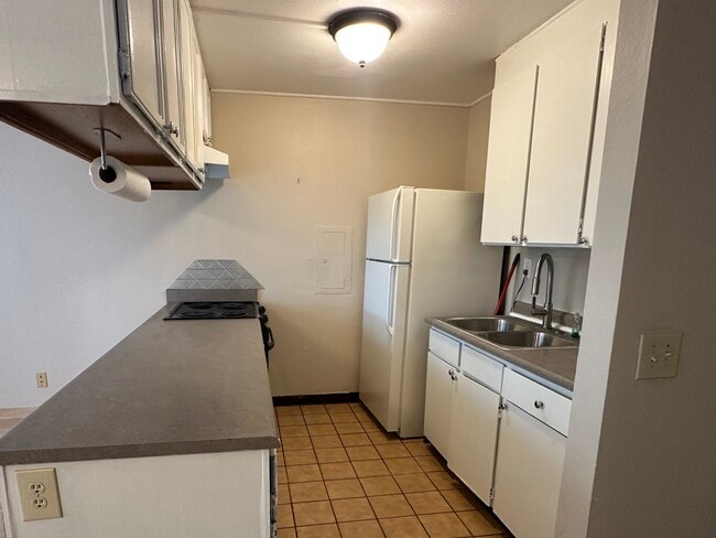 Building Photo - 84-707 Kiana Pl