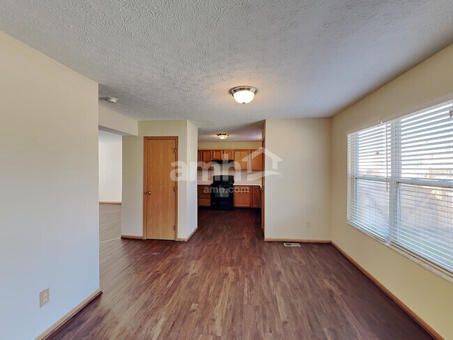 Foto del edificio - 1064 Amherst Blvd