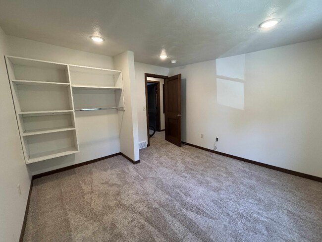Foto del edificio - 1823 E 34th St N